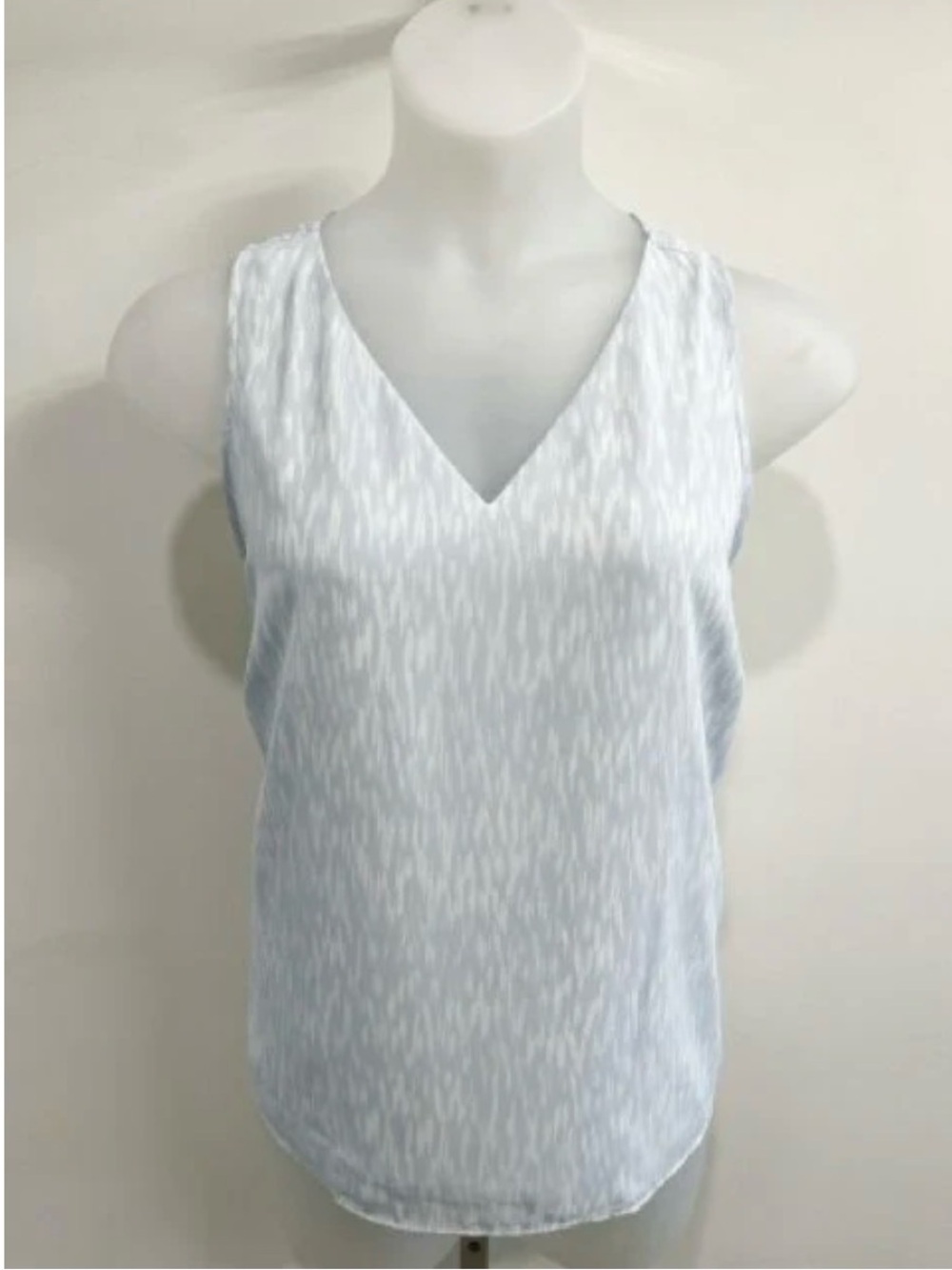 Nine West Power Blue White V Neck Sleeveless Tank Top Blouse Size L Easy Care